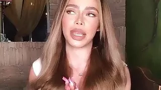 Sandy gomez lELA Star chapina meto pene en boca