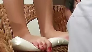femdom (step on hands)