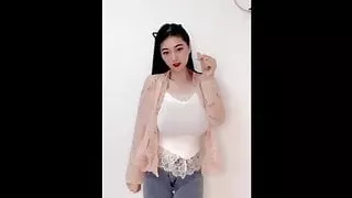 Sweet Busty non Nude