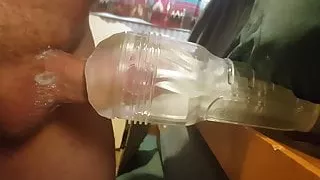 Leidenschaftlicher Fleshlight-Fick mit Stöhnen und Sperma