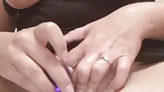 Hairy Milf loves herself