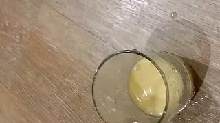 Klistier im Hotel, dann Milch aus dem Arschloch schlucken