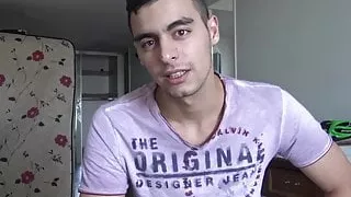 Homosexuell für Bezahlung Latino schlug Bareback nach POV Blowjob