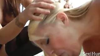 Die deutsche Schlampe lutscht meinen Schwanz