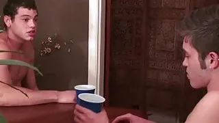 Hetero-Twinks hatten zum ersten Mal schwulen Sex - Reality Dudes
