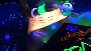 Schwarzlicht-Regennacht mit Abigal Mac und Ava Addams