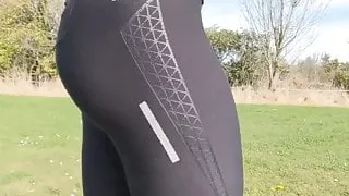 Tight Gym Leggings Ass On Show