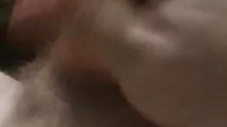 Das erste Mal einen Dildo ausprobieren