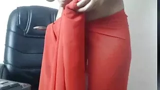 Hot Indian Cam Girl Showing Her Sexy Nipples