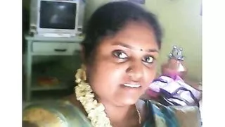 Today Exclusive-  Sexy Mallu Bhabhi Showing B...