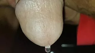 Prostata-Massage macht ein paar Tropfen Precum