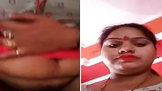 Horny Desi Girl Showing Her Pussy