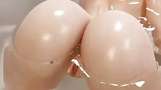 Jill Valentine - Jills Bubble Butt Bath