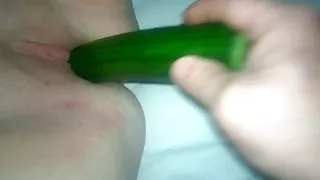 uk milf taking a cucumber