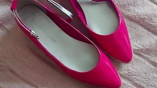 Cum on sexy pink shoes