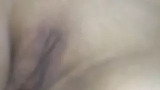 ma salope se fait ouvrir la chatte