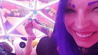 Jupiter Domina - Grimey gross festival feet!