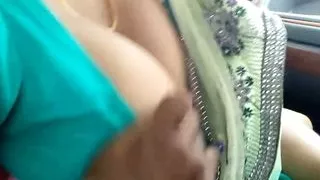 Indian aunty on a date with her lover and giving a blowjob in the car