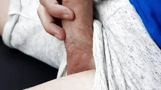 Lustiger Handjob im Auto mit meinem besten Freund