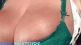 Blonde BBW Annabelle zeigt all ihre Kurven und RIESEN Titten