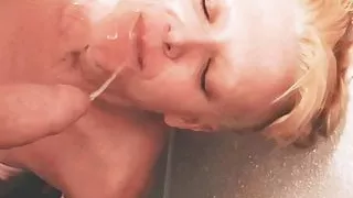 Peeing inside my girlfriends mouth