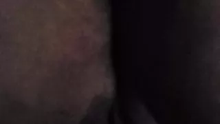 Finger her til she cums