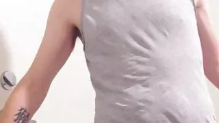 Nackt für den Pizzajungen