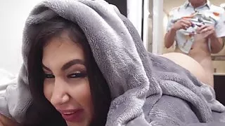 Große Titten, Fett, Stiefmutter