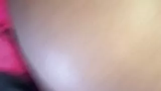 Latin Alpha fickt eines ihrer schwarzen Cougar Mädchen