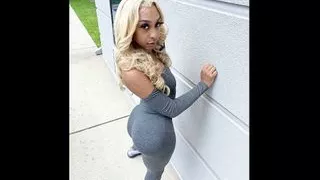 Bubble Booty Ebony Transe wird gefickt