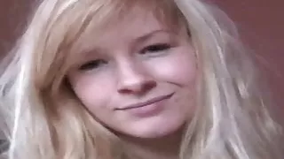 Deutsche.. Fettsau schiebt sich Banane ins Arschloch!