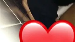 Main bontot awek dekat tandas tuisyen