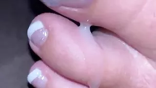 Thick load on Resting French toes