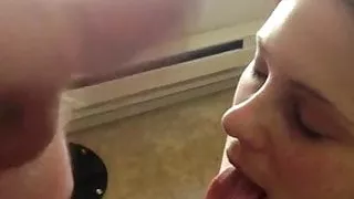 Amateur couple cum in mouth