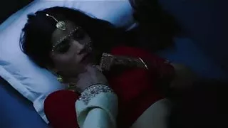 Aparna Bajpai as Desi Dulhan