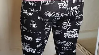 Step mom doesn't wear panties under leggings get fucked