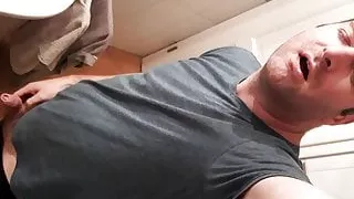 Bisexueller Ehemann sperma im Badezimmer