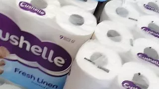 Arabische Stiefmutter im Rock fickt Hindu-Stiefsohn in Isolation