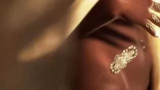 A Moment To Seduce A Man And To  Show Her Sexy Body