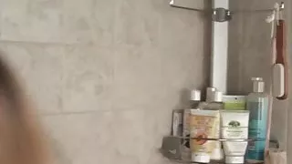 Busty Mary Playing In Bath