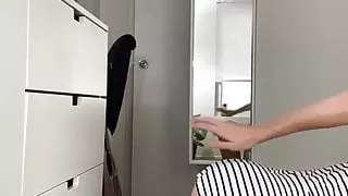 Avant le boulot un petit doggy avec ma commode