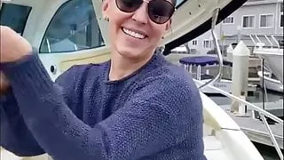 The dance of her sexy tits