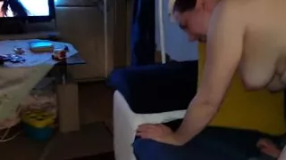 Neuer User fickt ihr ein gigantisches Creampie in die Pussy