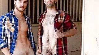NextDoorRaw - Cowboys mit großen Schwänzen ficken in der Scheune