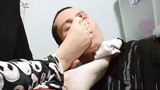 TSM - Lola has her Christmas feet worshiped