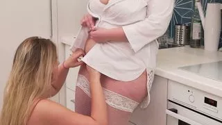 Old and young girls try lesbian sex