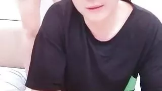 Chinese milf 3P live streaming