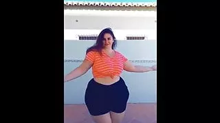 SUPER THICC EUROPEAN LATINA from