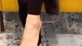 Hijabi sexy toes display