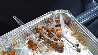 Muslimisches Mädchen fickt im Auto mit christlichem Jungen